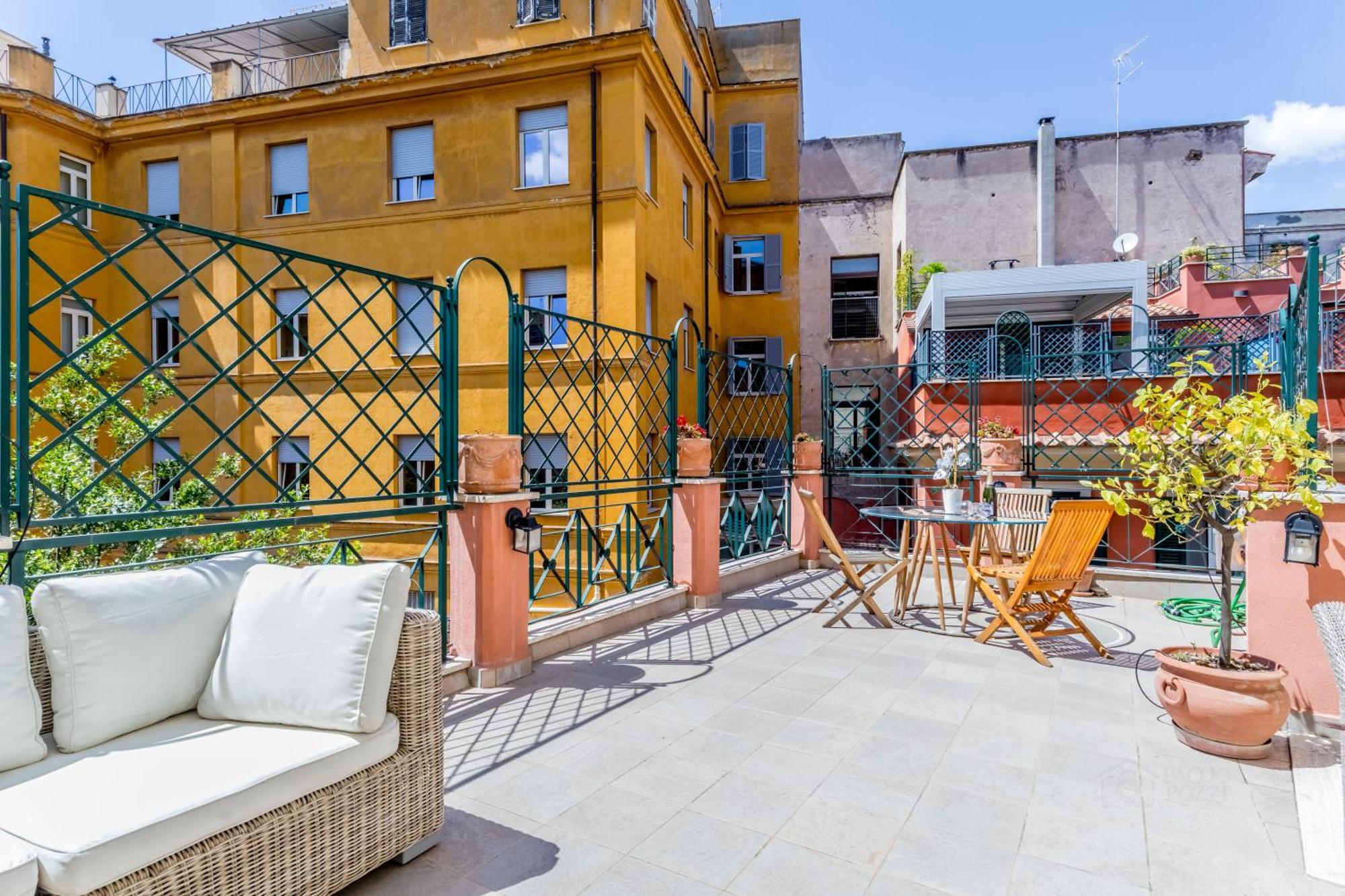 Bbhome Panoramic Flat Colosseo With Private Terrace Appartamento *